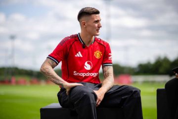 Benjamin Sesko cedera lutut picu kekhawatiran baru Manchester United