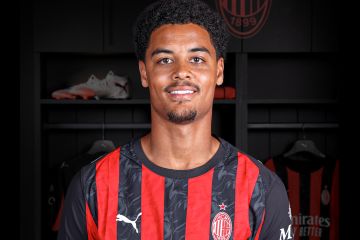 AC Milan menggaet Koni De Winter dari Genoa