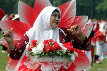 Semarak HUT Kemerdekaan RI dengan senam berkostum