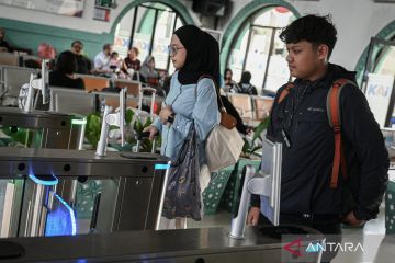 Calon penumpang kereta tetap bisa lakukan perjalanan walau KTP hilang