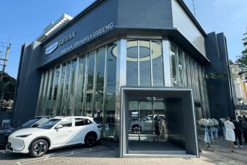 Geely perluas jaringan di Jawa Timur lewat peresmian diler Surabaya