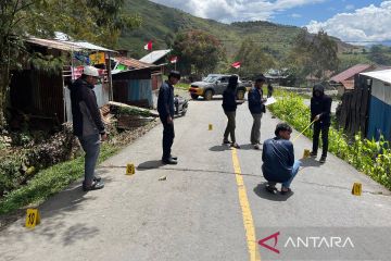 Satgas Damai Cartenz olah TKP penembakan Brigpol Ronal Enok