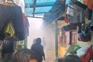 Ada warga terserang DBD, Sudinkes Jakbar lakukan fogging di Kembangan