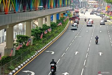 Bendera Malaysia dipasang di jalanan Kuala Lumpur jelang HUT Ke-68 Malaysia