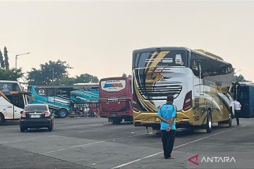 Sopir AKAP Terminal Kalideres keluhkan larangan putar musik dalam bus