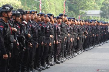 Pengamanan unjuk rasa buruh di Surabaya