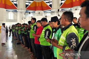 Komunitas Ojol Makassar shalat gaib doakan Affan Kurniawan