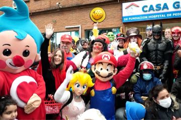 Pengendara sepeda motor bawa kegembiraan bagi anak-anak di rumah sakit