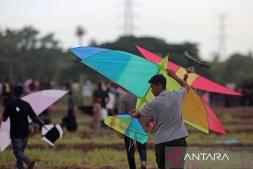 FOTO - Festival layang layang tradisional di Aceh Besar