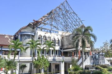 Pascaterbakarnya kantor DPRD NTB