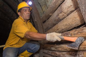 Tambang bawah tanah Sawah Luwung