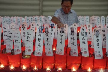 Ritual sembahyang arwah umat Tri Dharma Tulungagung
