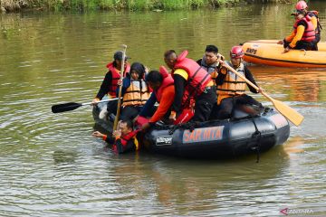 Latihan SAR air di Madiun