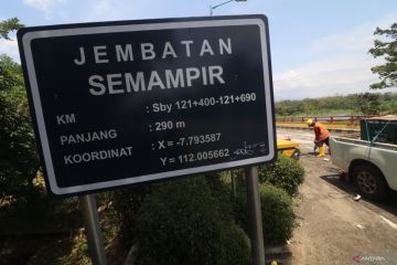 Penutupan dan rehabilitasi jembatan Semampir Kota Kediri