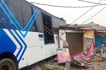 DKI kemarin, penertiban PMKS hingga Transjakarta tabrak ruko di Jaktim