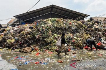 Permasalahan sampah di Pasar Induk Caringin