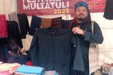 Pelaku UMKM Badui ramaikan Festival Seni Multatuli Rangkasbitung