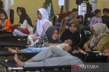 Perawatan korban keracunan MBG di Kabupaten Bandung Barat