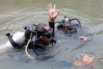 Latihan pencarian korban tenggelam
