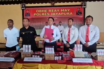 Polisi bongkar peredaran minyak tawon palsu di Jayapura