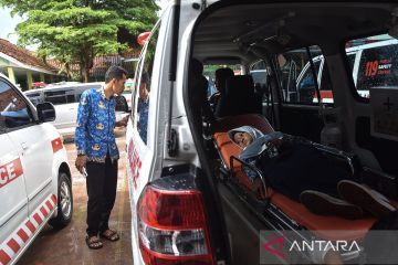 Evakuasi korban diduga keracunan MBG di Kota Banjar