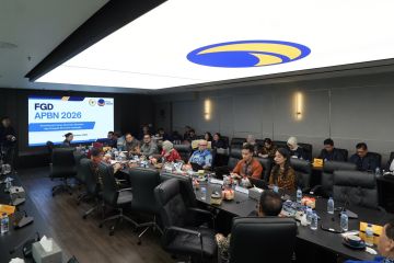 Kontribusi untuk kebijakan, Iluni FEB UI dan Fraksi NasDem bahas APBN