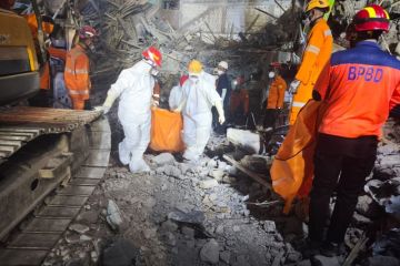 Kemarin evakuasi jenazah Al Khoziny dan evakuasi medis pembalap MotoGP