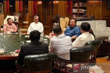 Malam minggu, Prabowo rapat bersama Ketua MPR, Kepala BIN di Hambalang