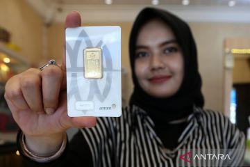 Harga emas Antam naik Rp72.000 per gram