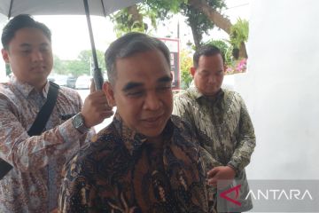 Ketua MPR sambangi Istana untuk silaturahmi, ucapkan ultah ke Presiden