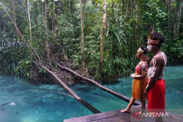Wisata kali biru Raja Ampat