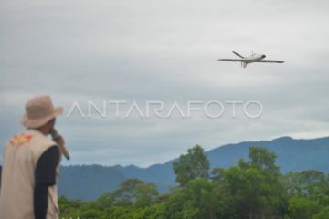 Kontes robot terbang Indonesia di Padang