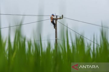 Instalasi jaringan program listrik desa