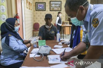 Pemeriksaan kesehatan warga terdampak radiasi di Cikande