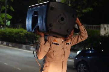 Satpol PP tertibkan pedagang yang gunakan pengeras suara di Jakut