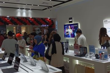 Gerai gadget kembali ke mal di tengah dominasi penjualan online