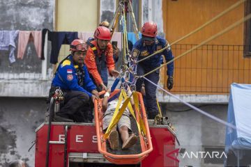 Simulasi kesiapsiagaan bencana di Cimahi