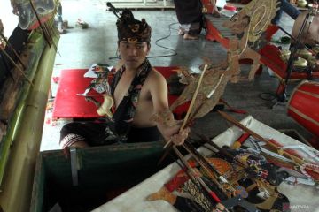 Pertunjukan wayang gedog di Malang