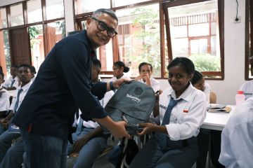 Telkomsel salurkan bantuan internet ke Sekolah Rakyat di Papua