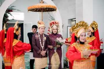 ADARA Attire tawarkan koleksi busana mewah dengan harga terjangkau