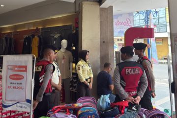 Polres Garut kerahkan tim Patroli Jalan Kaki jaga keamanan publik