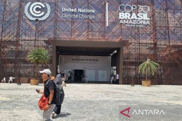 Demonstran adat serbu COP30, bentrok dengan staf keamanan PBB