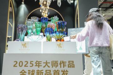 Berbagai produk terbaru debut di ajang CIIE kedelapan di Shanghai