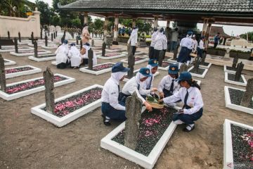 Hari Pahlawan, Ziarah di Taman Makam Pahlawan Kusumanegara Yogyakarta
