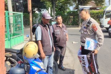 Polres Garut kerahkan tim patroli menertibkan pengendara yang merokok
