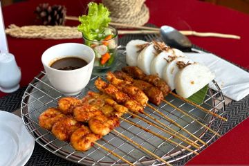 Swiss-Cafe tawarkan promo akhir tahun, dari bubur goreng hingga Pina Pop