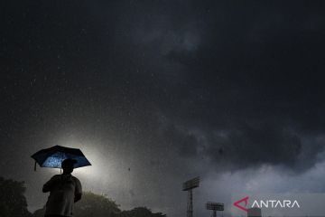 Jakarta berawan tebal hingga Sabtu malam
