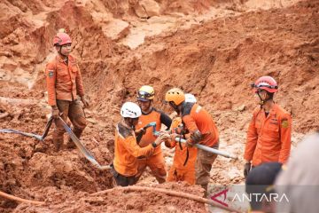 Kemarin, DNA kerukunan bangsa Indonesia dan penanganan longsor Cilacap