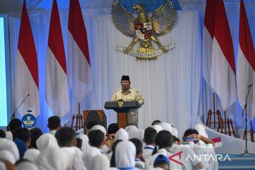 Kemarin, Prabowo luncurkan smartboard hingga pertemuan dengan Dasco