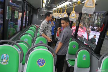 Peluncuran bus Trans Jatim